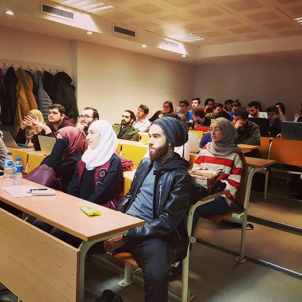 Veteran gönüllümüz @ilhanozanaral Bahçeşehir Üniversitesi’nde #Robotel eğitimi düzenledi.