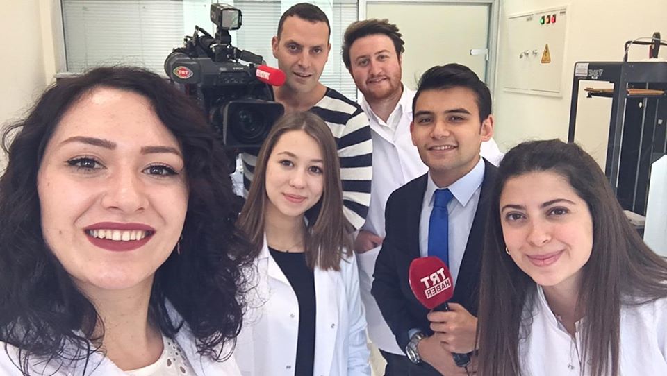 Ankara Üniversitesi Biyomedikal Mühendisliği öğrencileri bitirme projeleri üzerine Trt Haber’e konuştu…